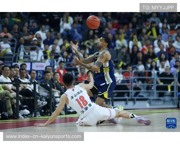 CBA广东连续抢断反击得手,主场节奏瞬间被点燃